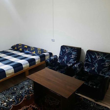 Атлант Hotell Bishkek Exteriör bild