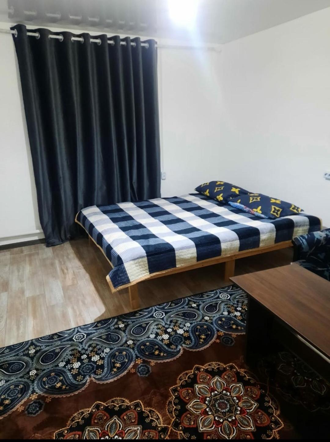 Атлант Hotell Bishkek Exteriör bild